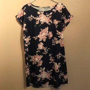 ❤️ 3/$15 ❤️ Navy and pink floral modest dress.